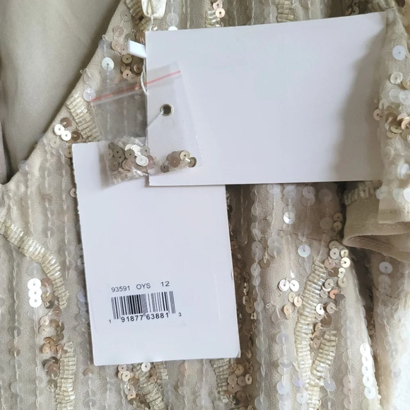 Mac Duggal, Sequined V-neck Flutter Sleeve Tea Length Dress,Oyster,Size 12, NWT - Picture 12 of 12